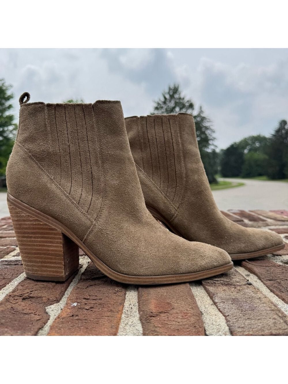 Marc Fisher Taupe Suede Pull On Ankle Booties Block Heel Size 10 Women’s